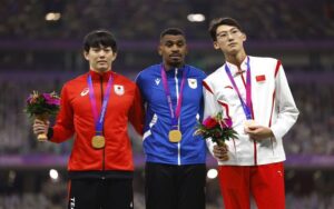 Hurdlers take dual golds, North Korea set another weightlifting record