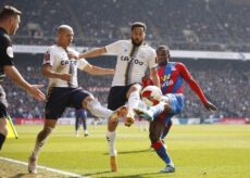 Soccer Football - FA Cup Quarter Final - Crystal Palace v Everton - Selhurst Park, London, Britain - March 20, 2022 Everton's Richarlison and Andros Townsend in action with Crystal Palace's Tyrick Mitchell Action Images via Reuters/John Sibley/ File Photo