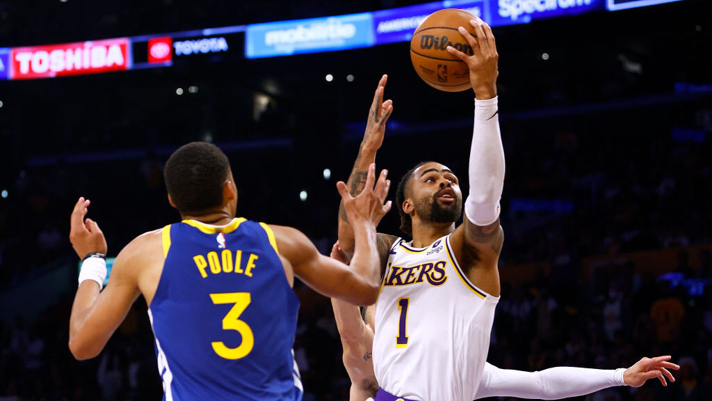 Lakers take 2-1 lead into game 4 against the Warriors