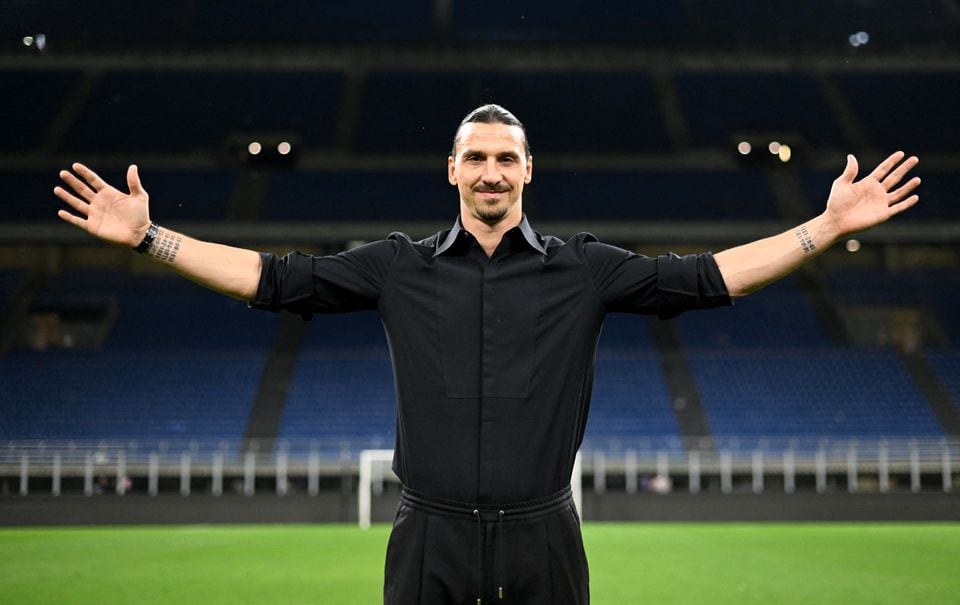 Soccer Football - Serie A - AC Milan v Hellas Verona - San Siro, Milan, Italy - June 4, 2023 AC Milan's Zlatan Ibrahimovic poses for a photograph after announcing his retirement from football REUTERS/Daniele Mascolo/File Photo